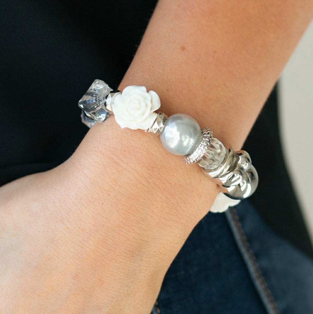 New beautiful stretch bracelet